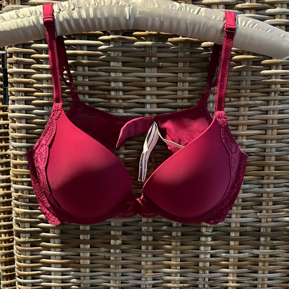Victoria's Secret Padded Underwire Dream Angels push-up Bra Burgundy 34C